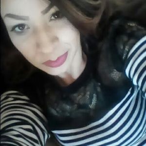 Meet your Posher, Desiree